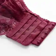 Бордовый кружевной комплект: бюстгальтер и трусики