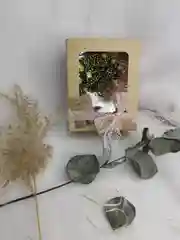 Зеленый брошь ручной работы "Медуза"