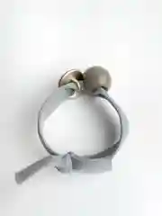 Серый резинка для волос
