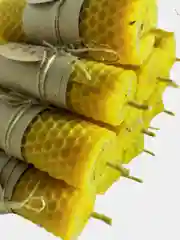 Свеча из вощины с лавандой, восковая, катаная
