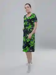 Зеленый халат на замке