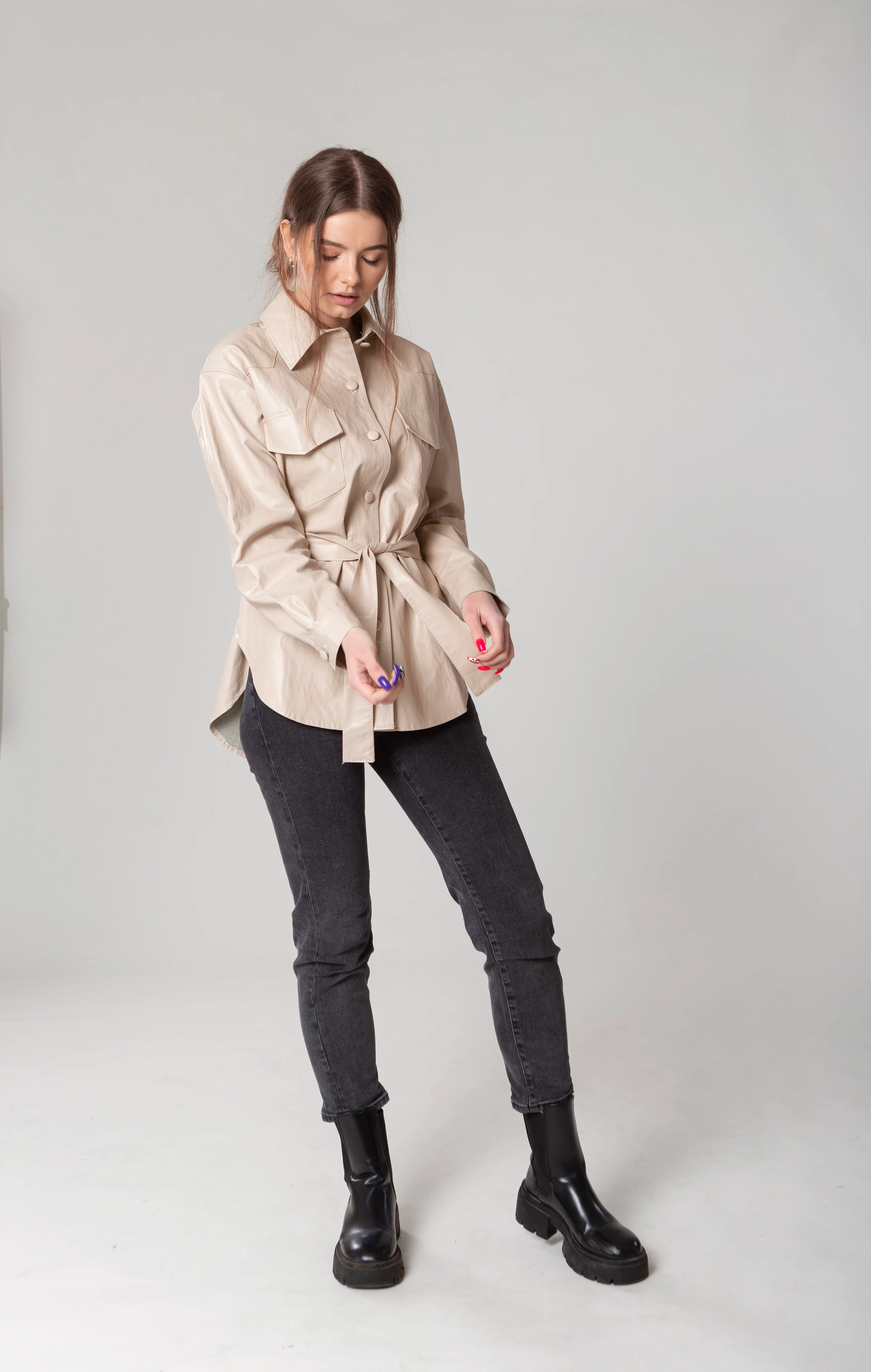 Рубашка женская кожаная с поясом oversize