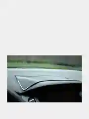 Противоскользящий коврик на панель автомобиля, на торпеду