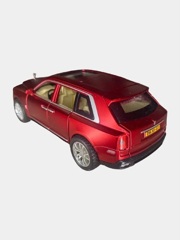 Белый металлическая модель машины Rolls-Royce CULLINAN