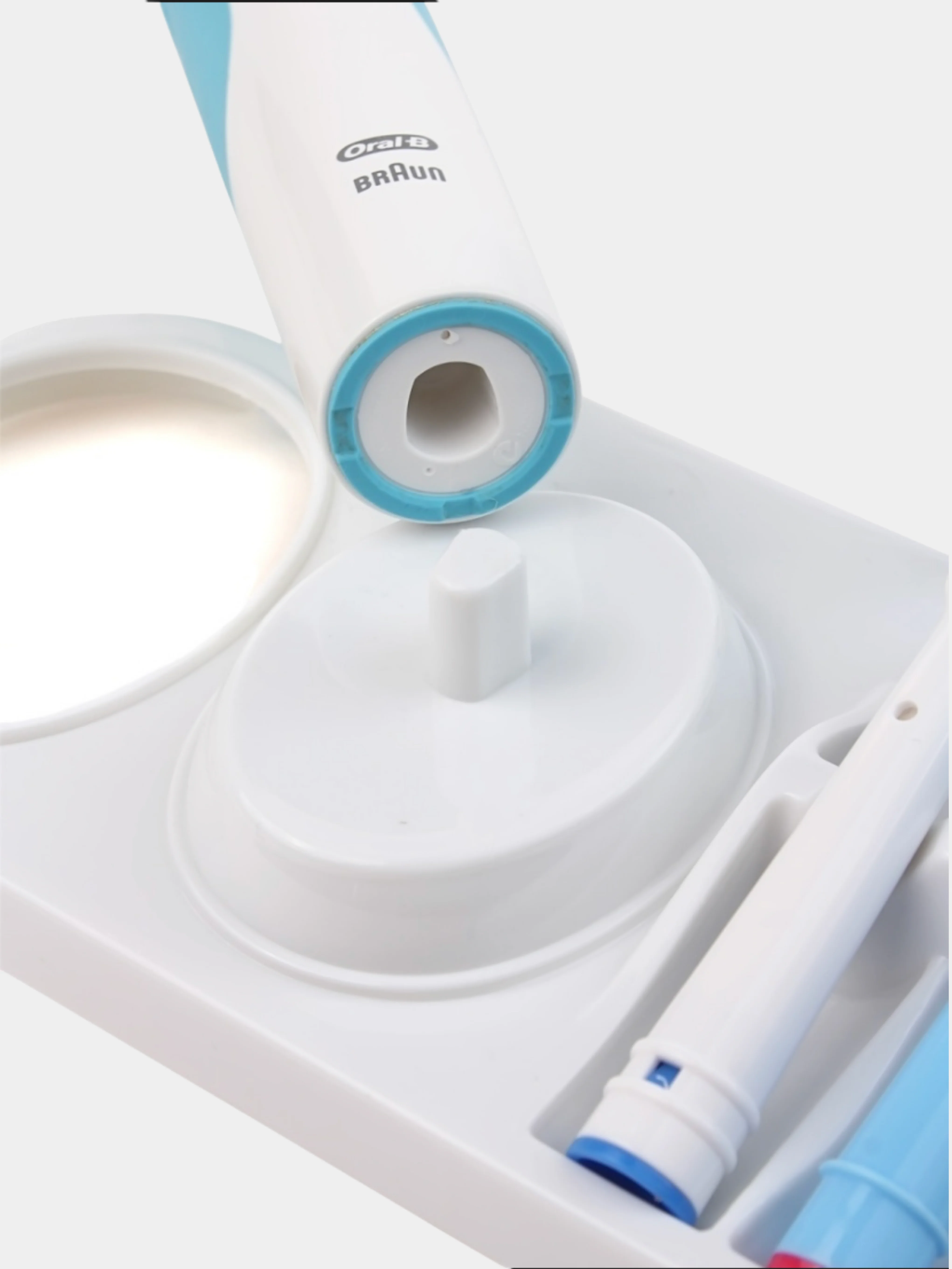 Подставка, держатель для электрических зубных щёток и насадок Oral-B орал би