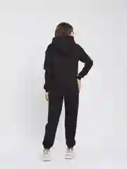 Черный спортивный женский костюм