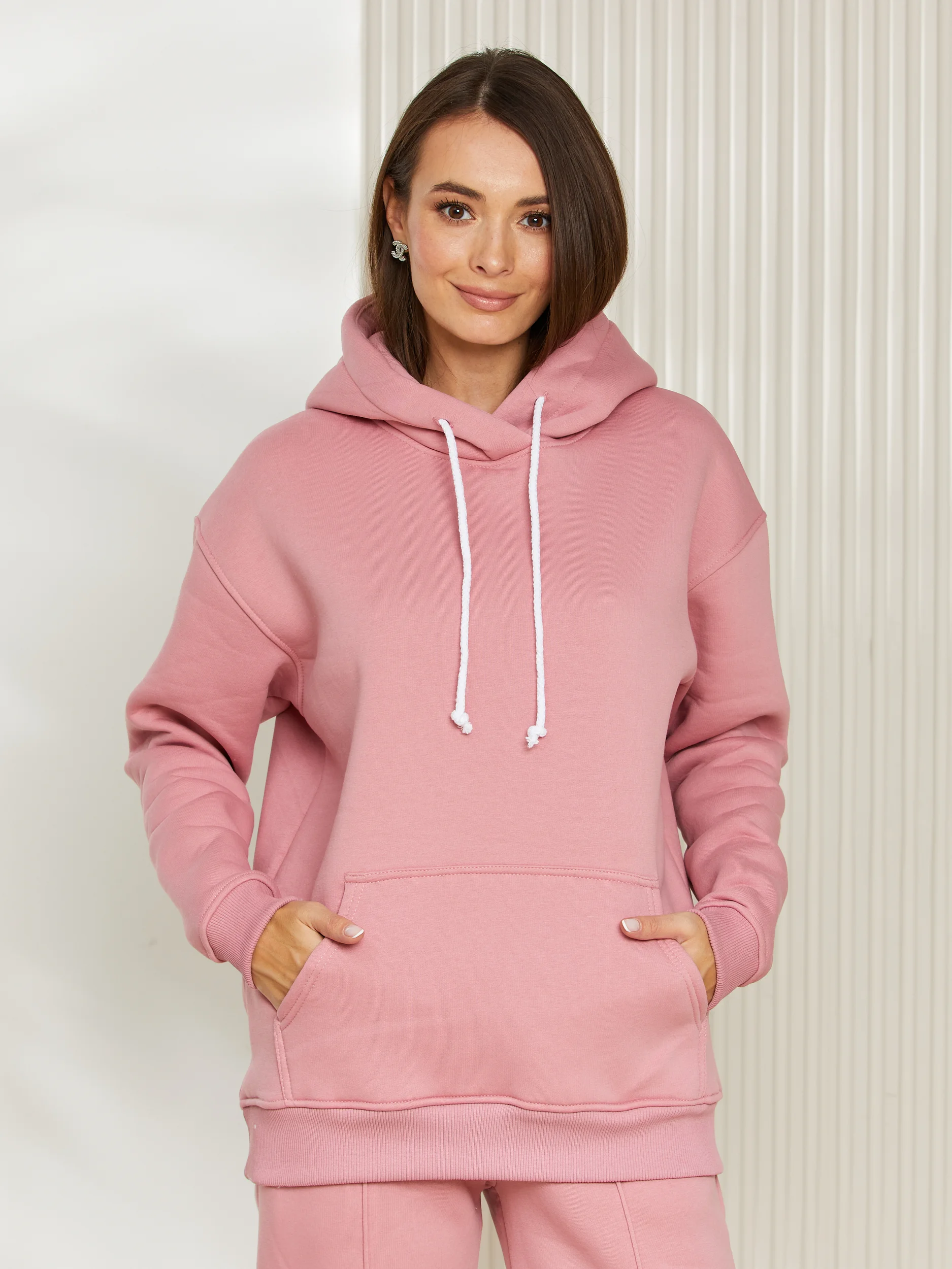 Кораллово-розовый спортивный женский костюм