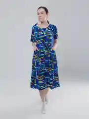 Синий халат на пуговицах