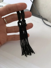Удлиненные черные сережки