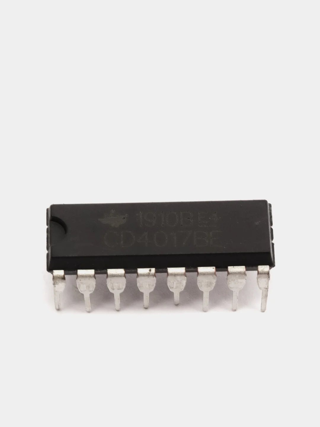 5 штук Микросхема CD4017BE (=КР1561ИЕ8) PDIP-16
