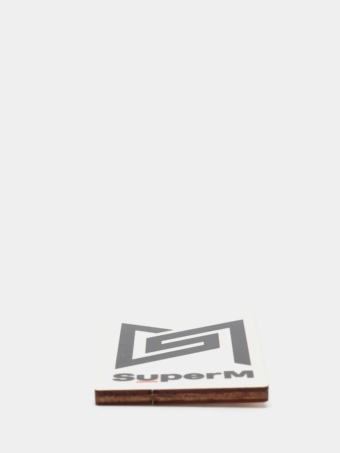 Значок деревянный по к-поп группе "SuperM"