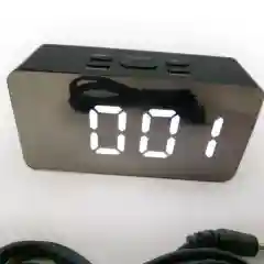 Белый часы зеркальные электронные настольные DS- 3658L зеленый/красный/белый свет