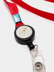 Коралловый бейдж-чехол с лентой на шею для пропуска и карт