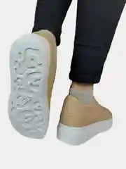 Женские кроссовки кеды