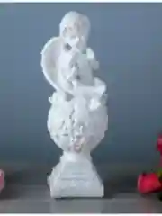Кремовый статуэтки