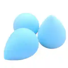 Голубой спонж для макияжа