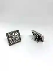 Серьги из серебра, в форме квадрата, с фианитами, 2*2 см