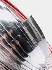 Серебряный молдинг для защиты кромки дверей и капота