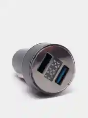 Черный автомобильное зарядное устройчтво