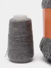 Серый пряжа шерстяная