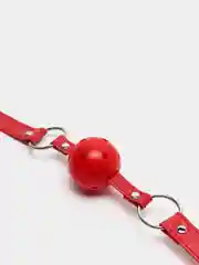 Красный кляп с ремнем фиксации