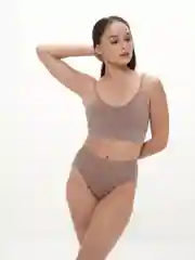 Базовый комплект белья: топ и стринги