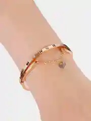Женский браслет с подвеской в форме сердца