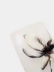 Чехол на iphone с нежным принтом