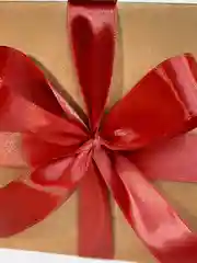 Красный коробка подарочная