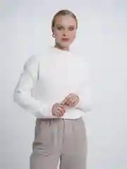 Белый свитер велюровая вязка женский