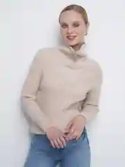 Бежевый свитер с замком женский