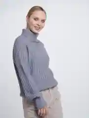 Серый свитер вязаный женский