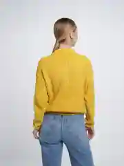 Желтый свитер круп вязка