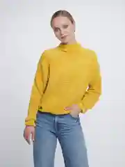 Желтый свитер круп вязка