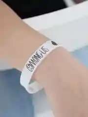 Белый силиконовый браслет
