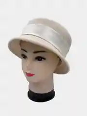Молочный шляпка демисезонная, два цвета
