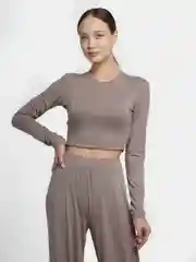 Карамельный лонгслив укороченный