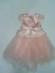 Персиковое платье со шлейфом