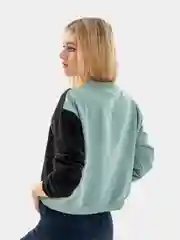 Мятный свитшот свободного кроя, укороченный