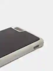 Белый антигравитационный чехол для iPhone