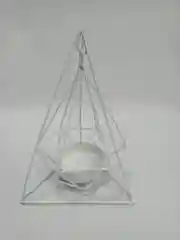 Белый подсвечник
