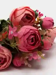 Тёмно-розовый искусственные цветы: камелии, пионы, букет