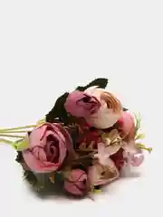 Розовый искусственные цветы: камелии, пионы, букет