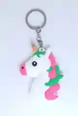 Кораллово-розовый брелок для ключей и рюкзака