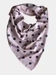 Розовый платок женский