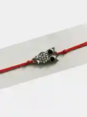Бежевый меланж красная нить/ Нить желаний/ Оберег