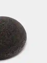 Угольный спонж конжаковый Конняку, губка для умывания