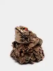 Золотистый хаки статуэтки