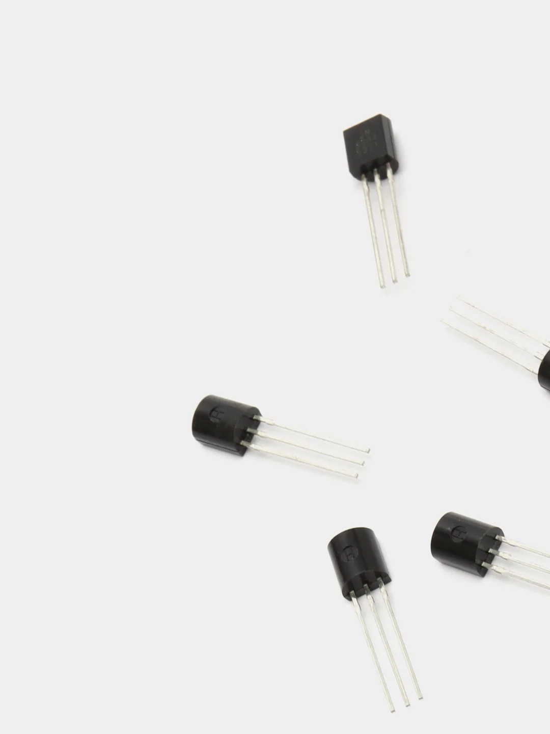 20 штук Транзистор 2N3904 (NPN 40V 0.2A) TO-92