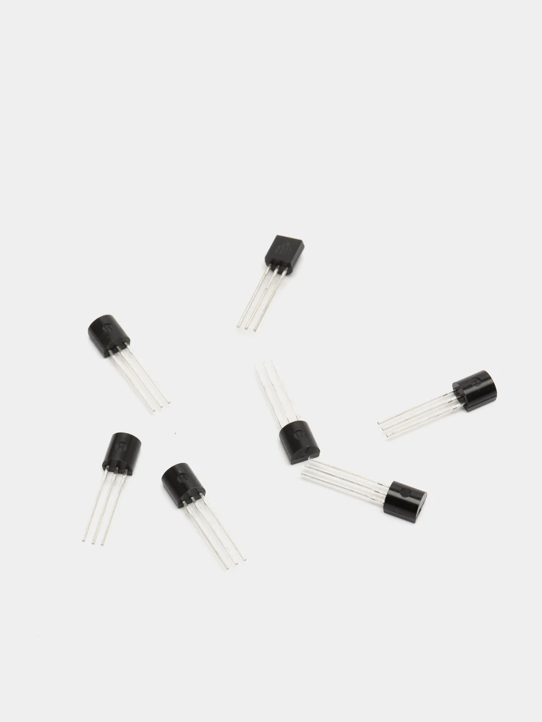 20 штук Транзистор 2N3904 (NPN 40V 0.2A) TO-92